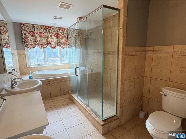 38 Walthery Avenue, Ridgewood, NJ 07450