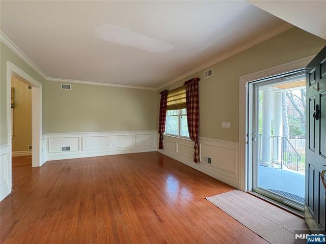 38 Walthery Avenue, Ridgewood, NJ 07450