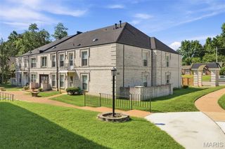 4392 Chateau De Ville Drive H, Unincorporated, MO 63129