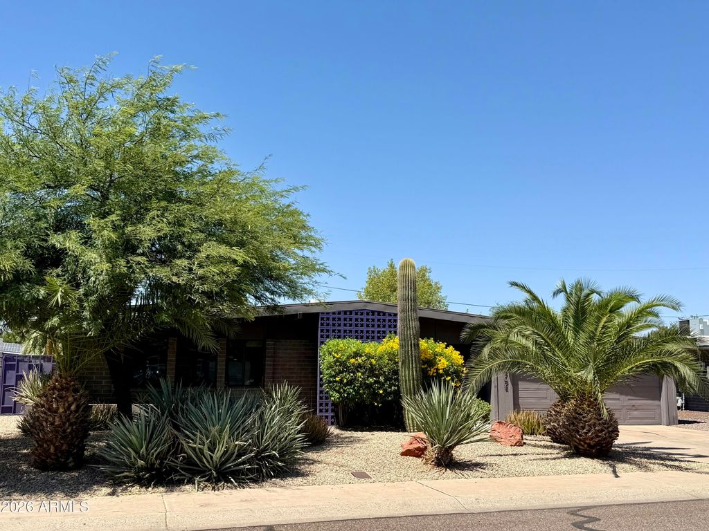 3702 E Paradise Drive, Phoenix, AZ 85028