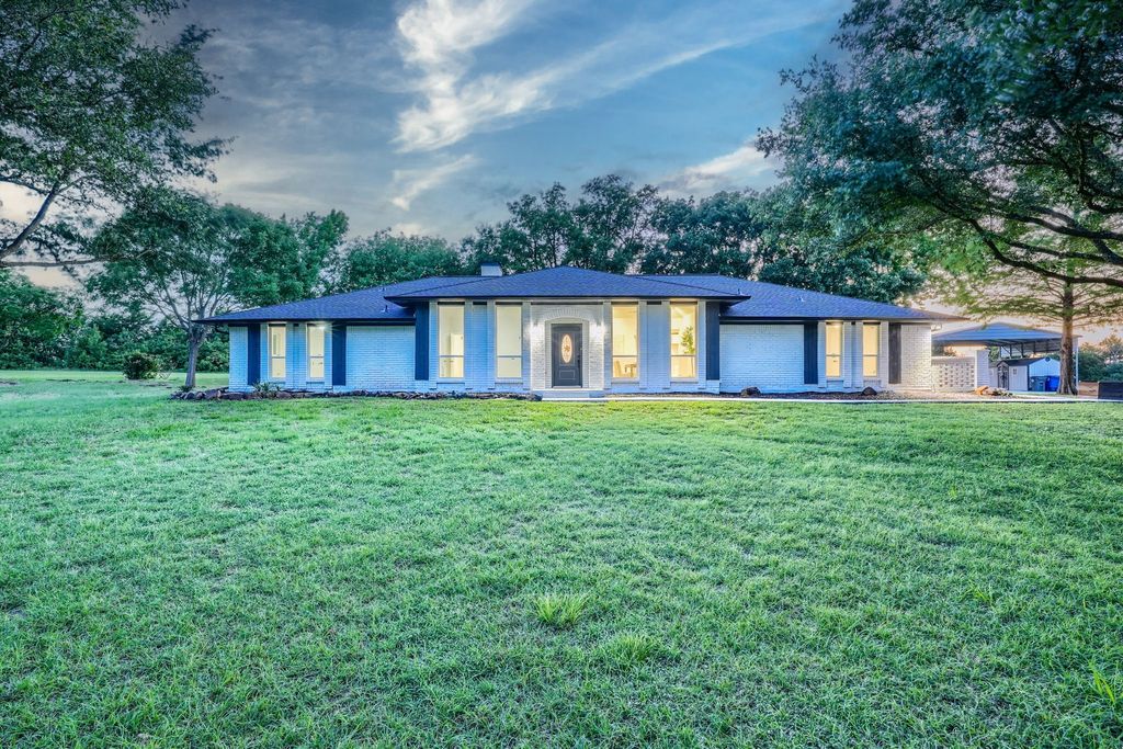 931 Meadow Drive, Rockwall, TX 75032