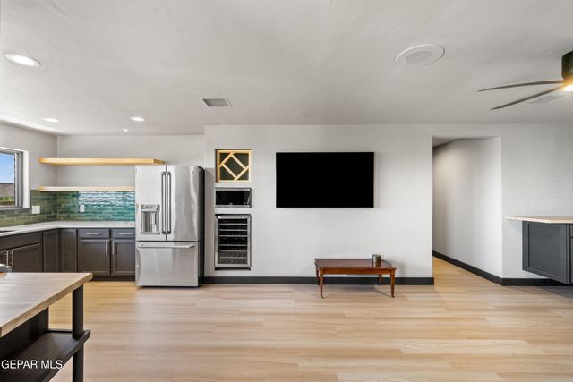 516 N SATELLITE Drive, El Paso, TX 79912