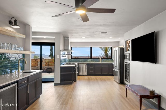 516 N SATELLITE Drive, El Paso, TX 79912