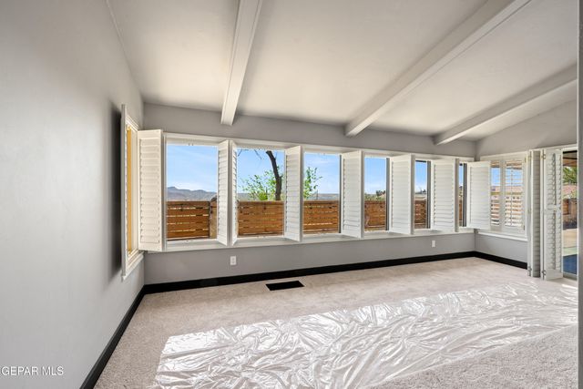 516 N SATELLITE Drive, El Paso, TX 79912