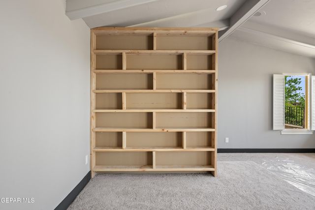 516 N SATELLITE Drive, El Paso, TX 79912