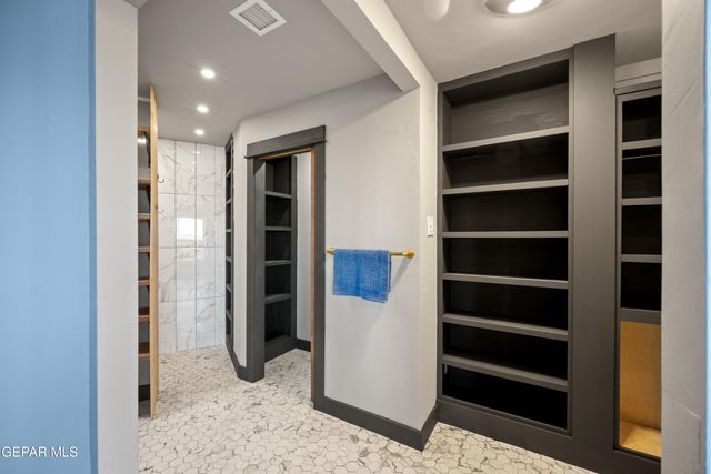 516 N SATELLITE Drive, El Paso, TX 79912