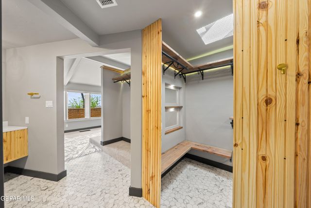 516 N SATELLITE Drive, El Paso, TX 79912