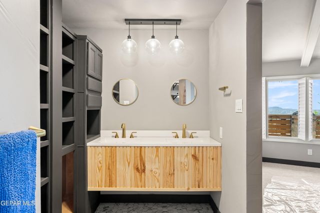 516 N SATELLITE Drive, El Paso, TX 79912