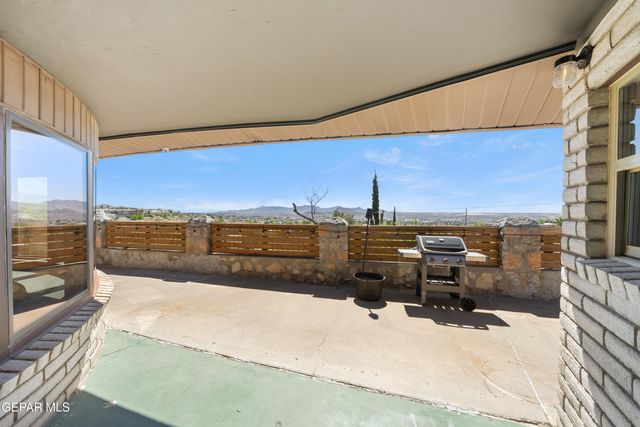 516 N SATELLITE Drive, El Paso, TX 79912