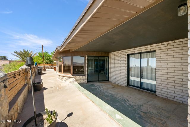 516 N SATELLITE Drive, El Paso, TX 79912