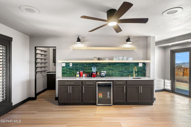 516 N SATELLITE Drive, El Paso, TX 79912