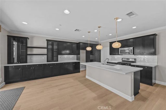 2828 Villa Catalonia Court, Corona, CA 92881