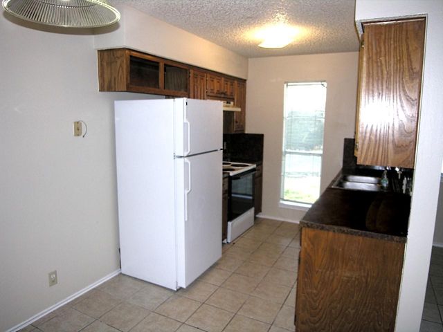 21513 Coyote TRL B, Lago Vista, TX 78645