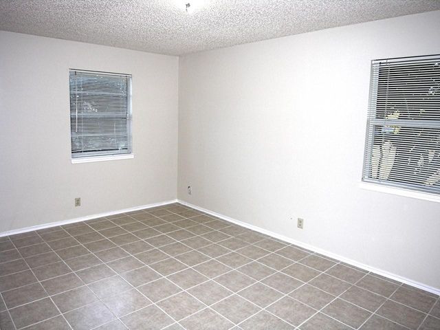 21513 Coyote TRL B, Lago Vista, TX 78645