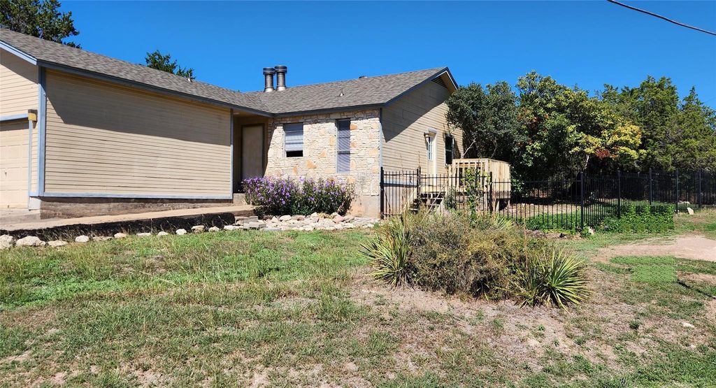 21513 Coyote TRL B rt, Lago Vista, TX 78645