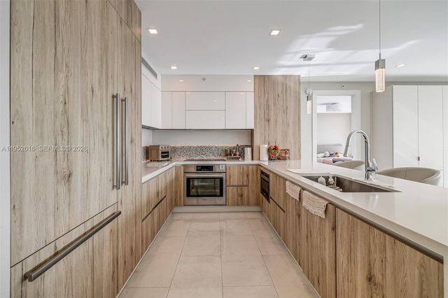 3400 SW 27th Ave 802, Miami, FL 33133