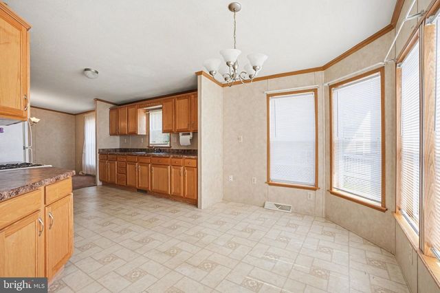 6 MEADOWVIEW DR, New Bloomfield, PA 17068