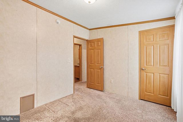 6 MEADOWVIEW DR, New Bloomfield, PA 17068