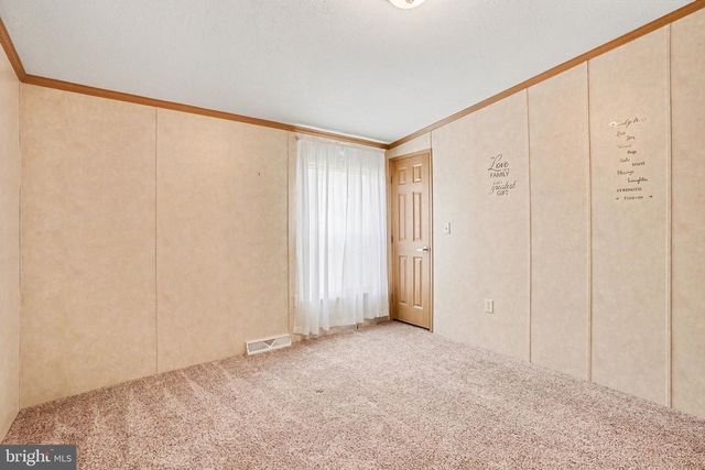 6 MEADOWVIEW DR, New Bloomfield, PA 17068