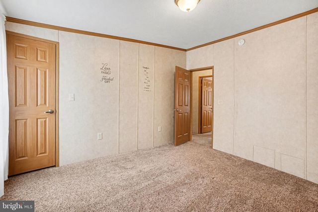 6 MEADOWVIEW DR, New Bloomfield, PA 17068