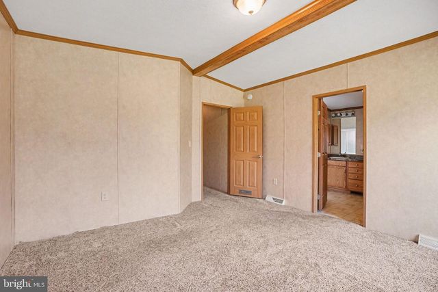 6 MEADOWVIEW DR, New Bloomfield, PA 17068