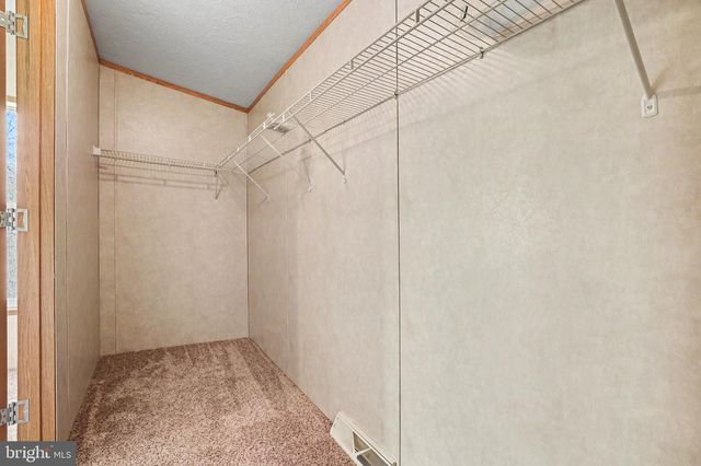 6 MEADOWVIEW DR, New Bloomfield, PA 17068