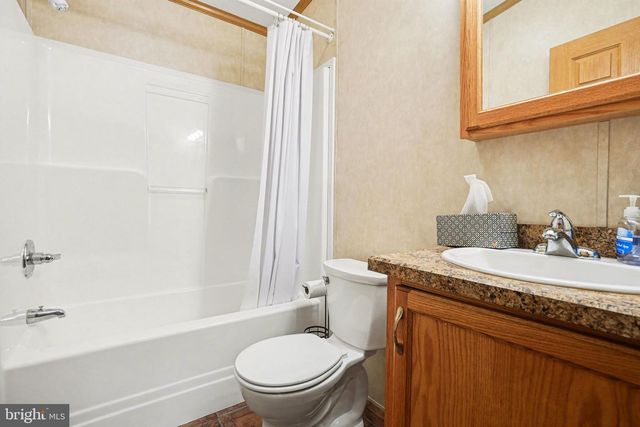 6 MEADOWVIEW DR, New Bloomfield, PA 17068