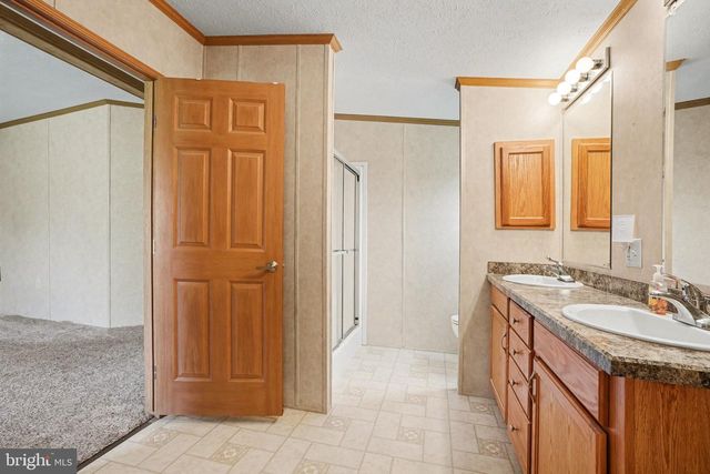 6 MEADOWVIEW DR, New Bloomfield, PA 17068