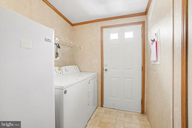 6 MEADOWVIEW DR, New Bloomfield, PA 17068