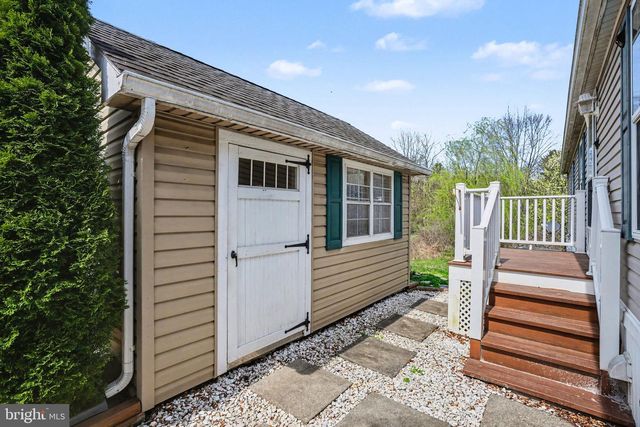 6 MEADOWVIEW DR, New Bloomfield, PA 17068