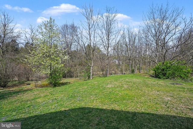 6 MEADOWVIEW DR, New Bloomfield, PA 17068