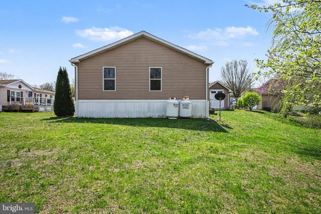 6 MEADOWVIEW DR, New Bloomfield, PA 17068