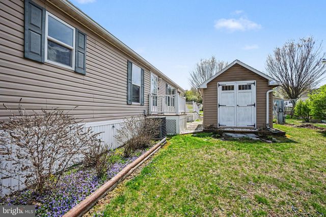 6 MEADOWVIEW DR, New Bloomfield, PA 17068