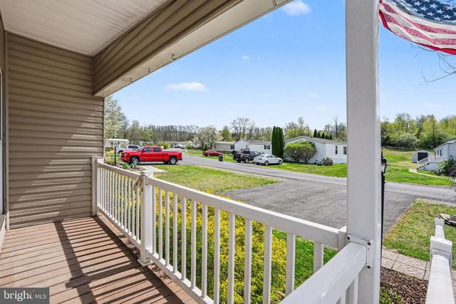 6 MEADOWVIEW DR, New Bloomfield, PA 17068