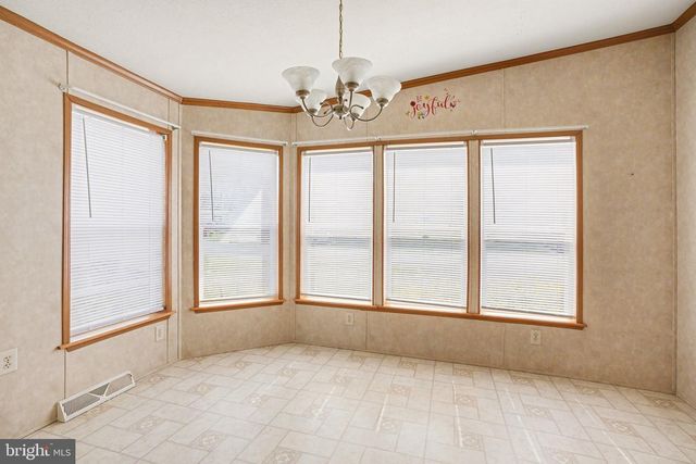 6 MEADOWVIEW DR, New Bloomfield, PA 17068