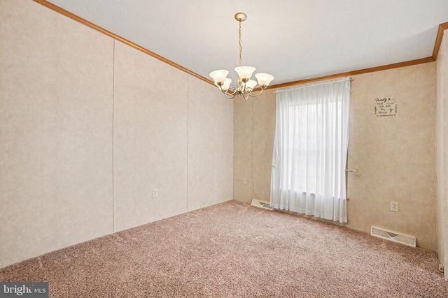 6 MEADOWVIEW DR, New Bloomfield, PA 17068