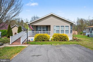 6 MEADOWVIEW DR, New Bloomfield, PA 17068