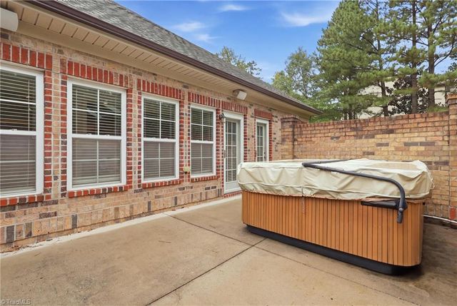 4806 Sterling Brooke Lane, Winston-salem, NC 27103