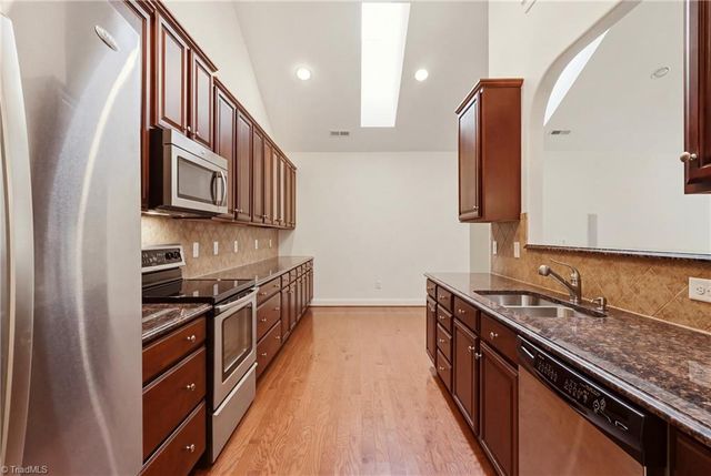 4806 Sterling Brooke Lane, Winston-salem, NC 27103