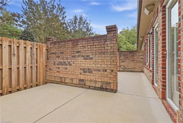 4806 Sterling Brooke Lane, Winston-salem, NC 27103