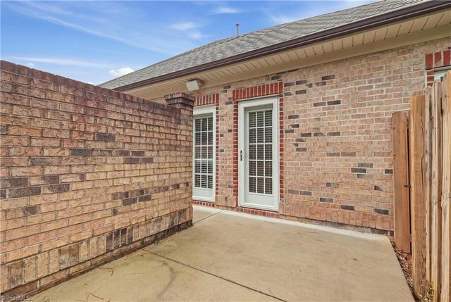 4806 Sterling Brooke Lane, Winston-salem, NC 27103