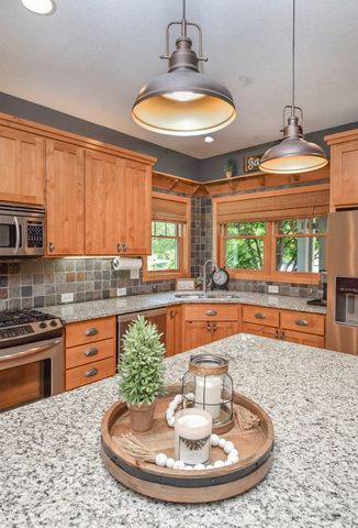 11315 Goose Lake Parkway, Maple Grove, MN 55369