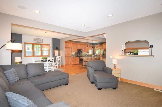 11315 Goose Lake Parkway, Maple Grove, MN 55369