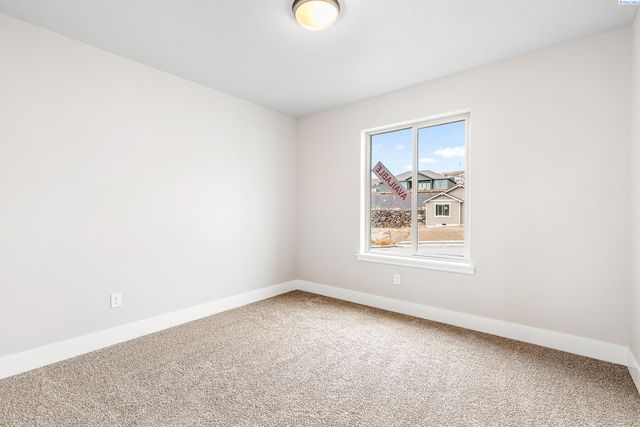 6557 W 29th Ct, Kennewick, WA 99338