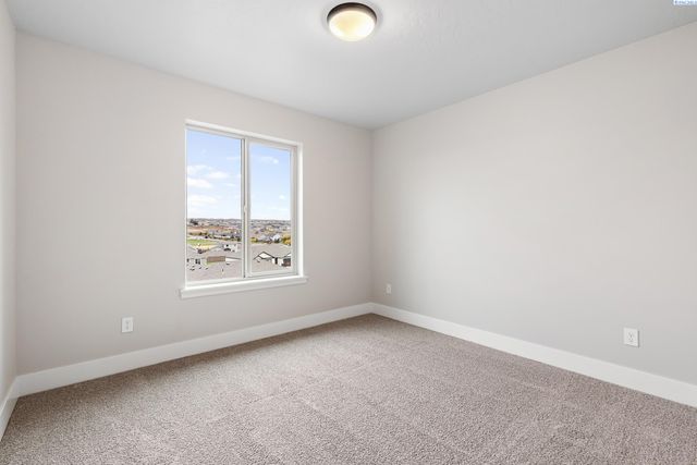 6557 W 29th Ct, Kennewick, WA 99338