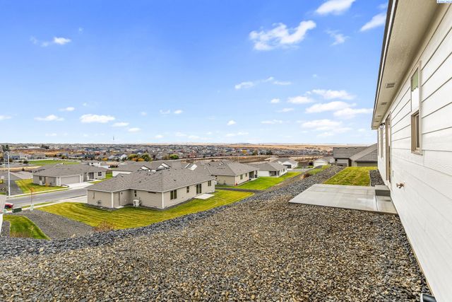 6557 W 29th Ct, Kennewick, WA 99338