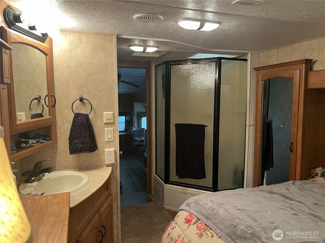 1899 State Route 506, Vader, WA 98593