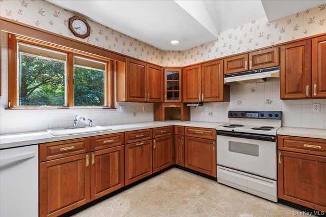 2872 Brookfield Drive, Yorktown Heights, NY 10598