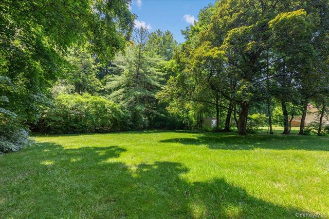 2872 Brookfield Drive, Yorktown Heights, NY 10598