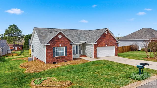 1835 Terrain Drive NW, Conover, NC 28613